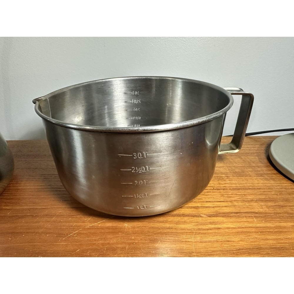 Interpur 3 Quart Stainless Steel Mixing Measuring Bowl Grip-N-Whip Style Vintage